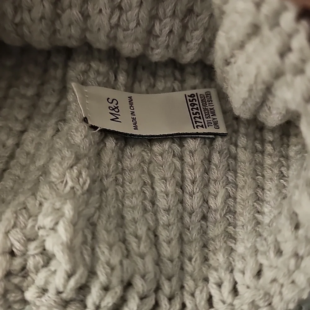 M&S Gray Knit Pom-Pom Beanie